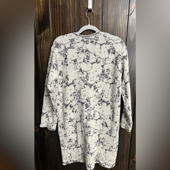 J. JILL White Gray Long Sleeve Jacquard Topper Longline Coat Jacket Size:Small - Picture 15 of 15